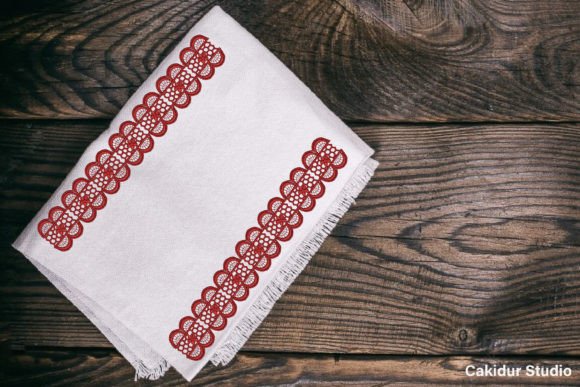 Maroon Fence Border: A Designer Review